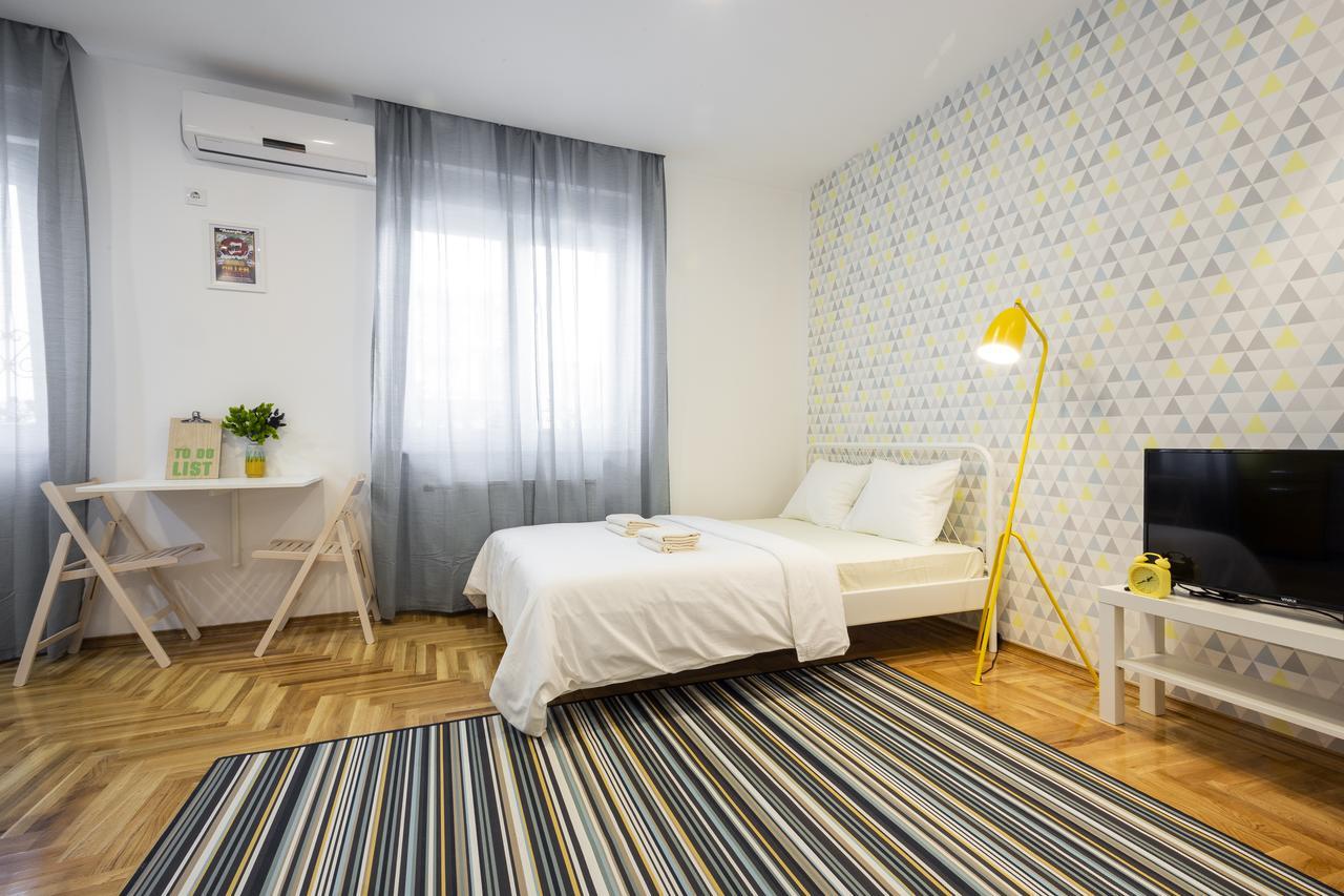 נובי סאד Giallo Apartment - Free Private Parking מראה חיצוני תמונה