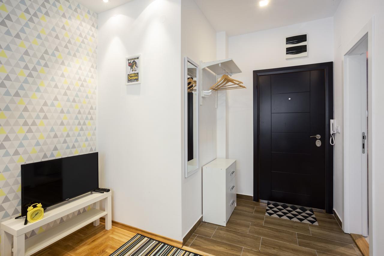 נובי סאד Giallo Apartment - Free Private Parking מראה חיצוני תמונה
