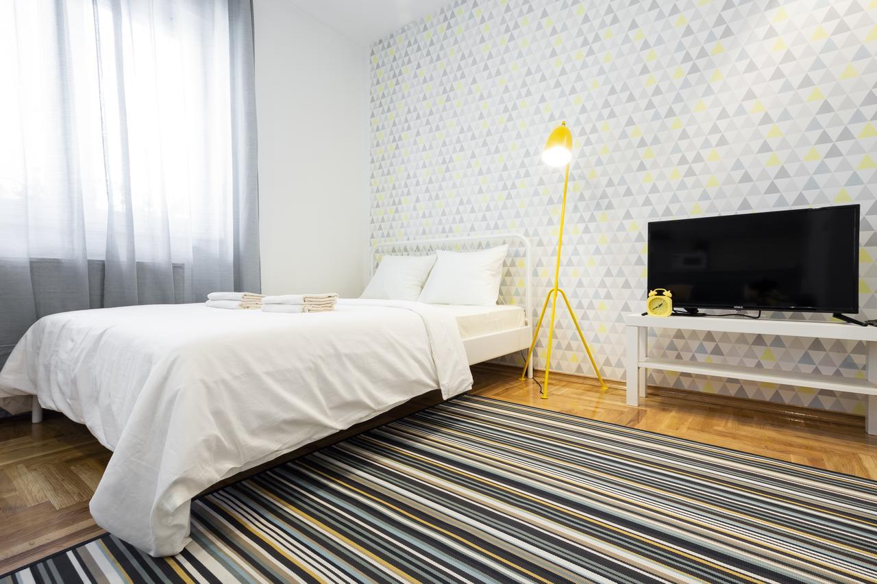 נובי סאד Giallo Apartment - Free Private Parking מראה חיצוני תמונה