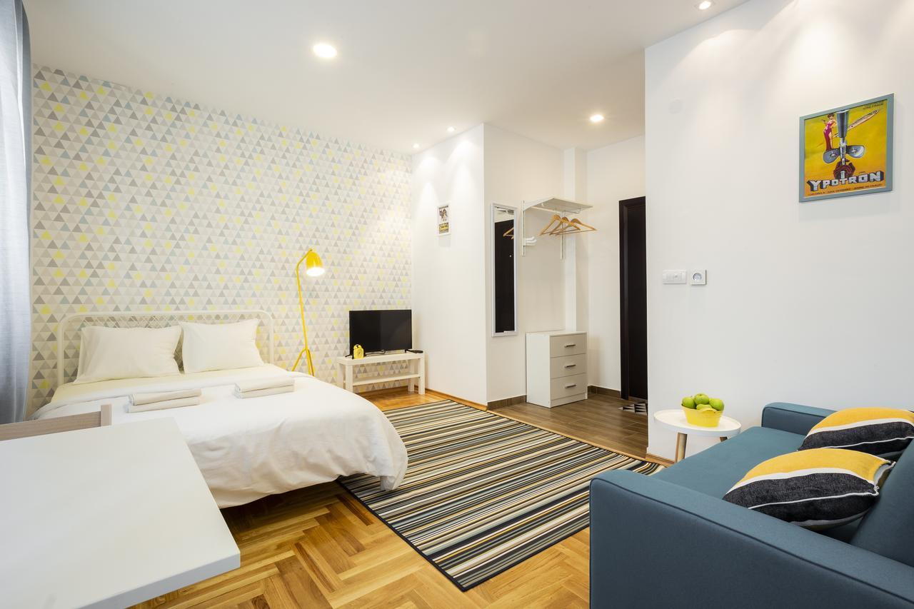 נובי סאד Giallo Apartment - Free Private Parking מראה חיצוני תמונה